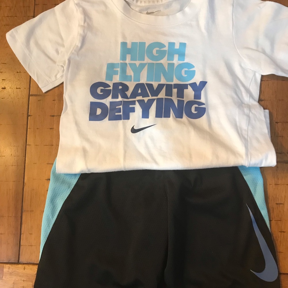 Nike t-shirt and short set